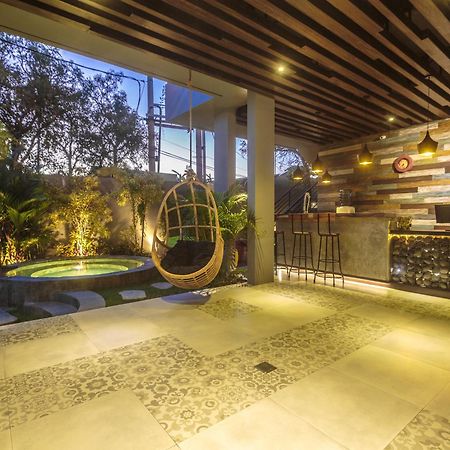 7Rooms Villa Seminyak Buitenkant foto